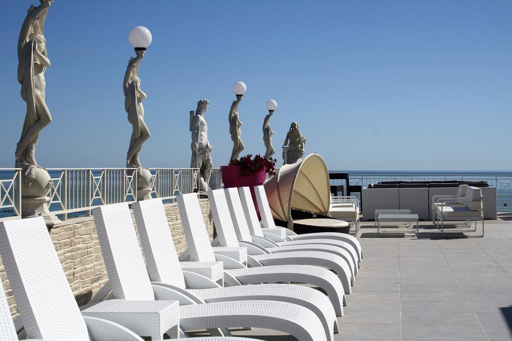 Gfh - Hotel Sole Resort & Spa Marotta Bagian luar foto
