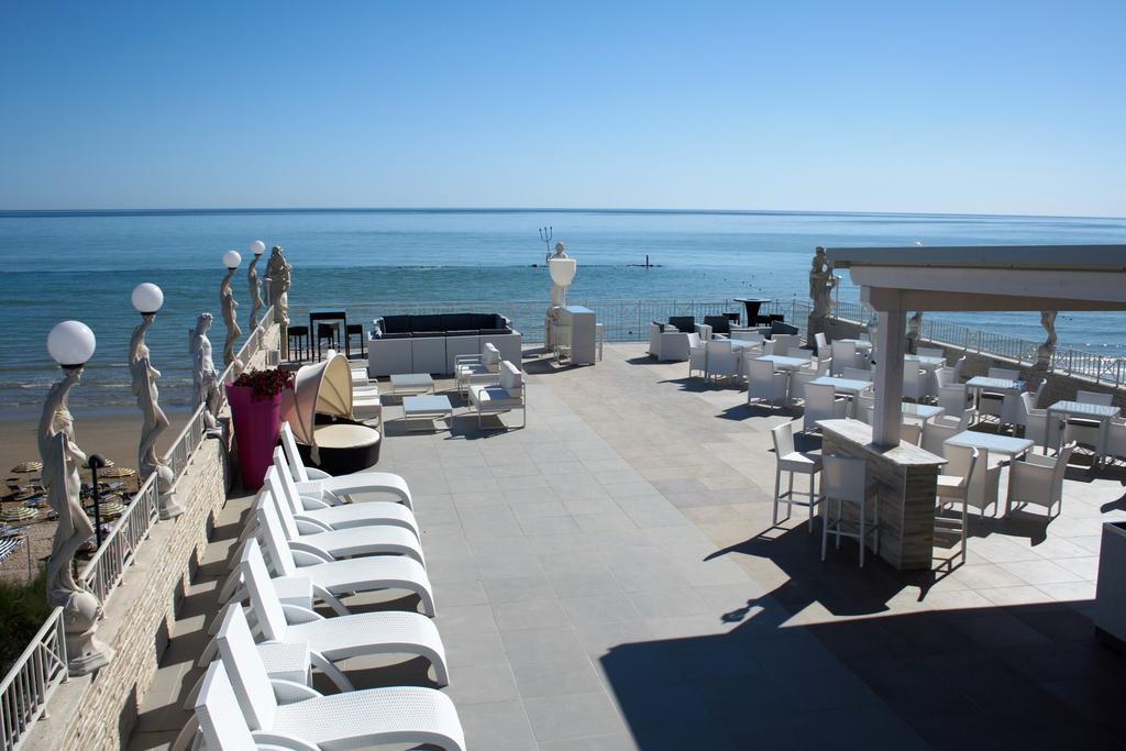Gfh - Hotel Sole Resort & Spa Marotta Bagian luar foto