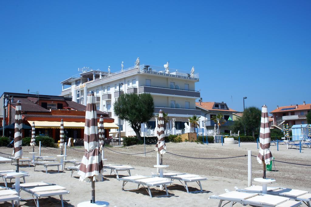 Gfh - Hotel Sole Resort & Spa Marotta Bagian luar foto