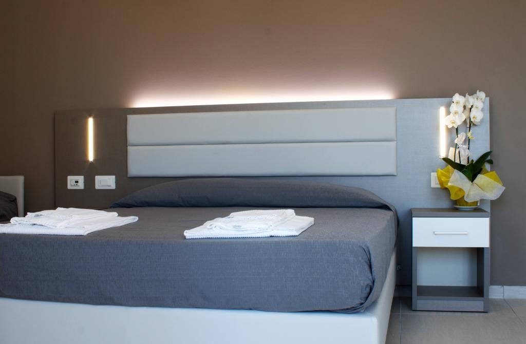 Gfh - Hotel Sole Resort & Spa Marotta Bagian luar foto