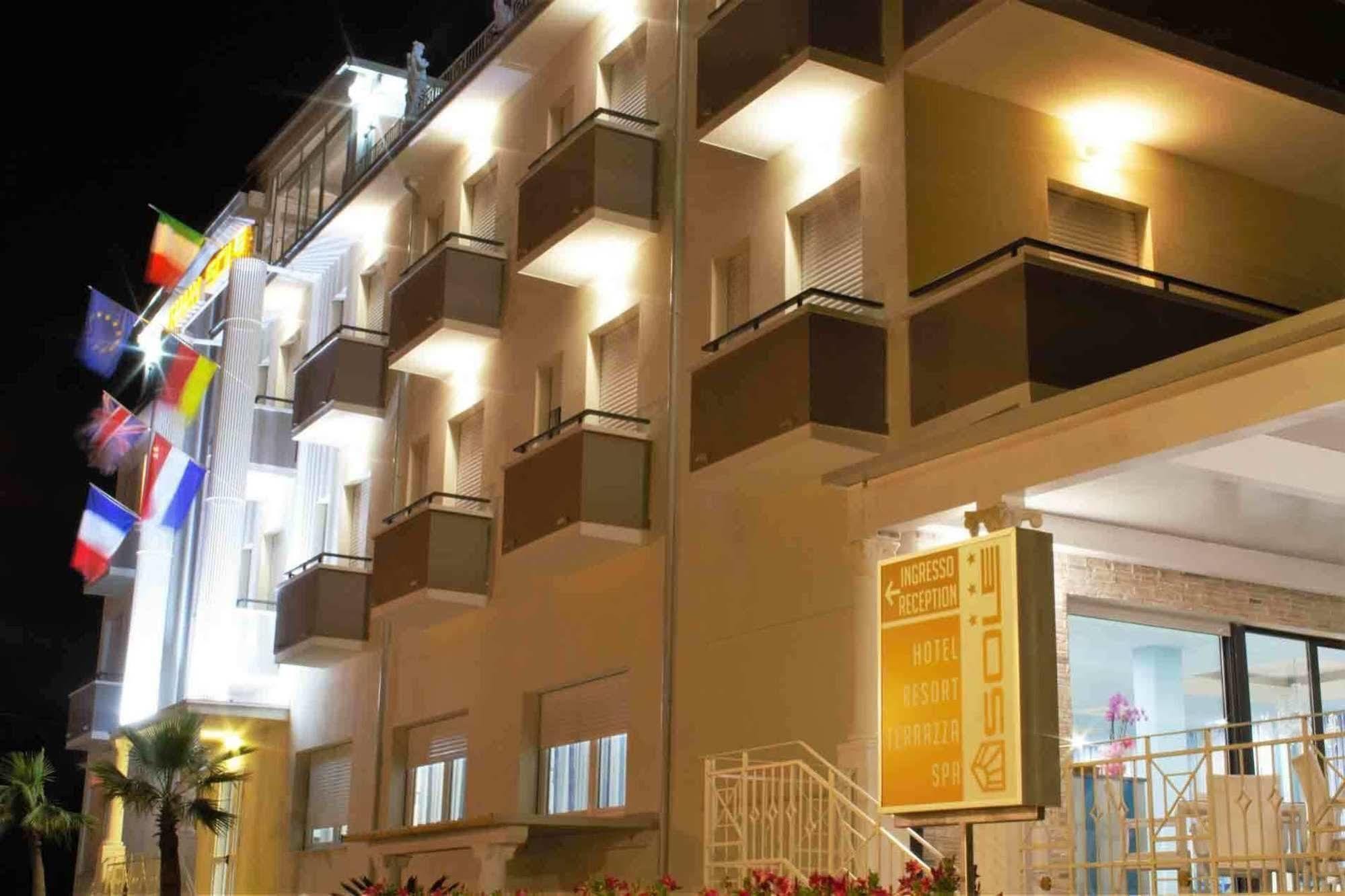 Gfh - Hotel Sole Resort & Spa Marotta Bagian luar foto